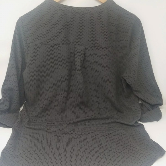 Women's Apt. 9 Roll Up Top Gray & Black Pattern M. - Picture 3 of 4